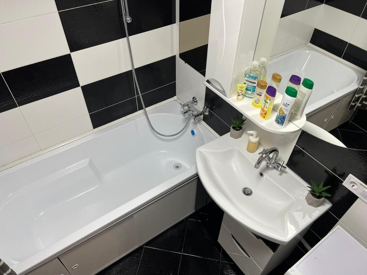 Vip Апартаменти Центр Rivne Extérieur photo